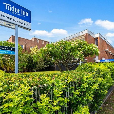 Tudor Inn ניוקסטל מראה חיצוני תמונה