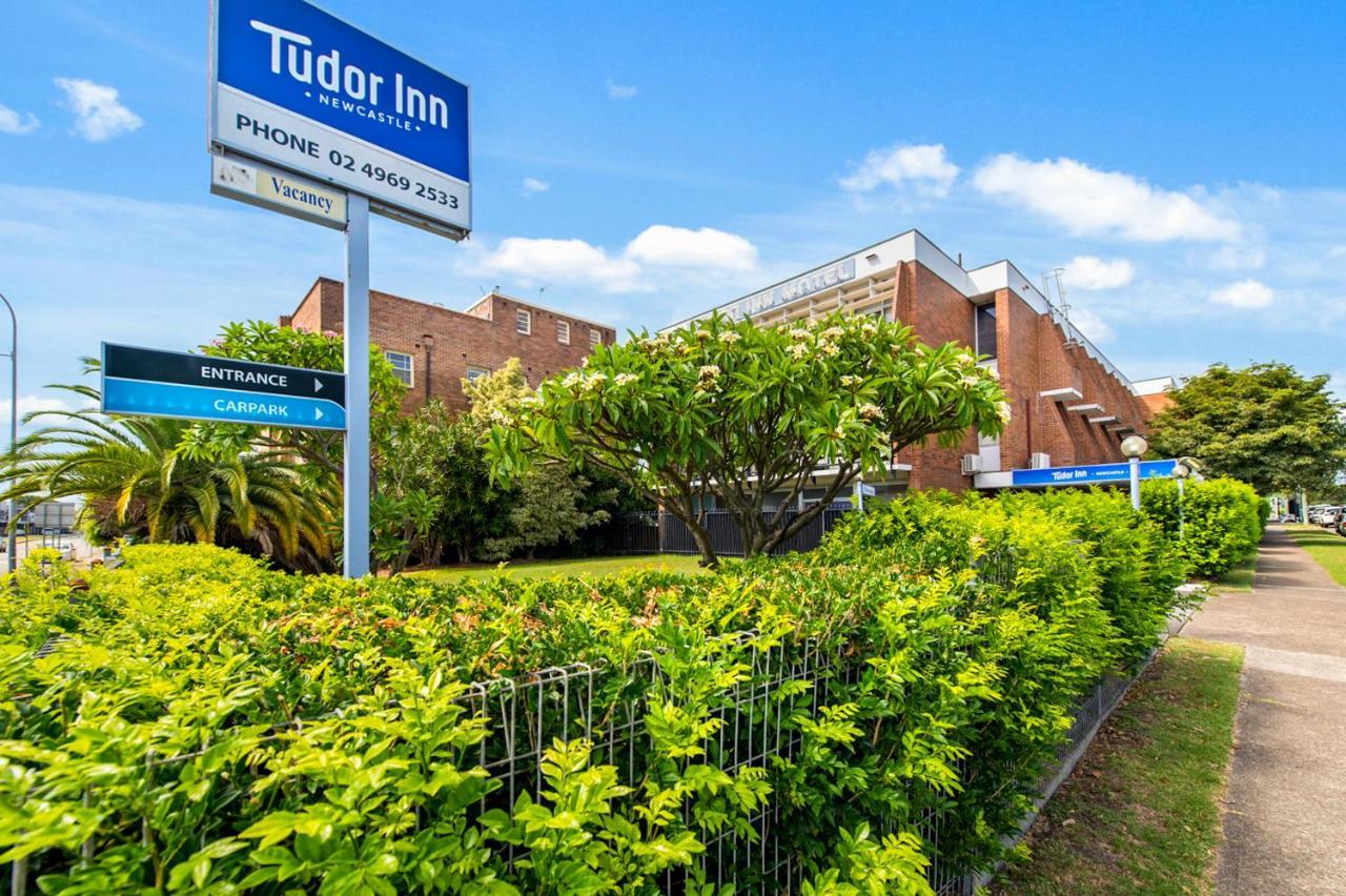 Tudor Inn ניוקסטל מראה חיצוני תמונה